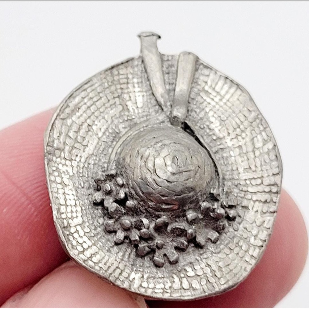Vintage‎ Hat Bonnet Floral Pin Brooch Gift - Picture 2 of 3